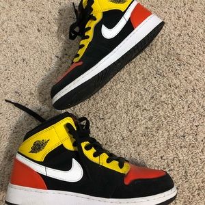 Air Jordan 1 Mid SE